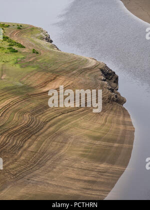Germany, Hesse, Edertal-Bringhausen, nature and national park Kellerwald-Edersee, gravel banks with water level ripples and flowering grasses in the shore area of ??the Edersee, low tide, view from above Stock Photo