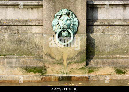 12-10-2017 London, Uk. Thames riverside mooring point. Also used as a warning when the river is too high and on flood alert. Photo: © Simon Grosset Stock Photo