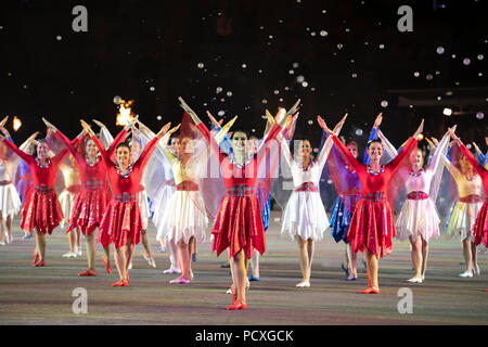 Edinburgh, UK. 4th Aug, 2018. Performers are on stage in front of the Edinburgh Castle during the Royal Edinburgh Military Tattoo 2018 in Edinburgh, Scotland, UK, on Aug. 4, 2018. Credit: Han Yan/Xinhua/Alamy Live News Stock Photo