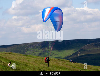 Paragliders and Hang Gliders over Mam Tor Stock Photo