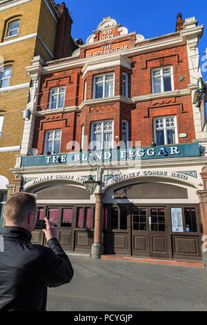 The Blind Beggar is a public house in Whitechapel, London, made infamous as the location of the murder of George Cornell by Ronnie Kray in March 1966 Stock Photo