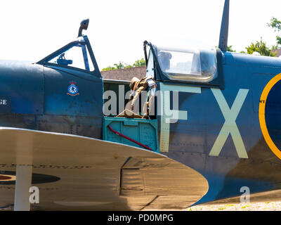 Supermarine Spitfire MKIX TD314 St George, Headcorn, Kent UK Stock Photo