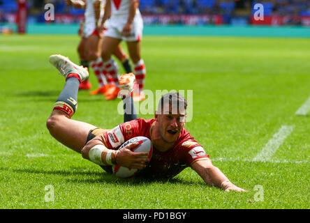 Bolton, UK. 5 August 2018. The University of Bolton Stadium, Bolton, England; Ladbrokes Challenge Cup Rugby semi final, St Helens versus Catalans Dragons; Benjamin Garcia of Catalan Dragons scores his second try in the 38th minute to make it 0-25 Stock Photo