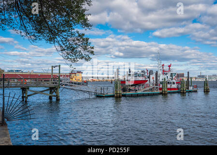 Docks and Baltimore City fire boats, in Baltimore, Maryland Stock Photo