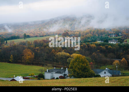Foggy Appalachian autumn view from the Blue Ridge Parkway, near Roanoke, Virginia. Stock Photo