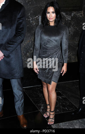 New York, USA. 20th Mar, 2017. Demi Lovato at the Lighting Ceremony in the Empire State Building on the occasion of the 'Small Smurfs Big Goals' campaign for the International Day of Happiness. New York, 20.03.2017 | usage worldwide Credit: dpa/Alamy Live News Stock Photo