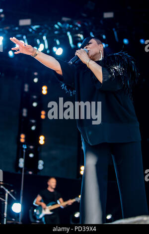 Brighton, UK. 5th August 2018. Gabrielle takes to the Main Stage on the second day of Pride Credit: Hugh Wilton/Alamy Live News Stock Photo
