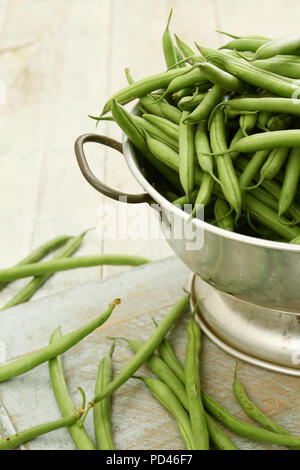 preparing fine green beans Stock Photo - Alamy