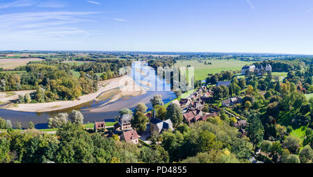 France, Cher, Berry, Apremont-sur-Allier, labelled Les Plus Beaux Villages de France (The Most beautiful Villages of France), Allier River and the vil Stock Photo