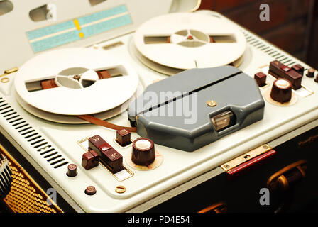 Old vintage reel-to-reel player. Tape recorder with spools. Bobbin tape  recorder Stock Photo - Alamy