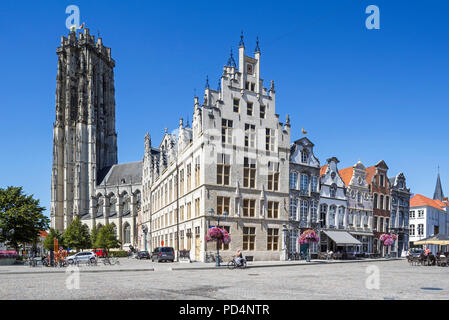 De Beyaert, former city hall now Post Office and St. Rumbold's Cathedral / Sint-Romboutskathedraal in the city Mechelen / Malines, Flanders, Belgium Stock Photo