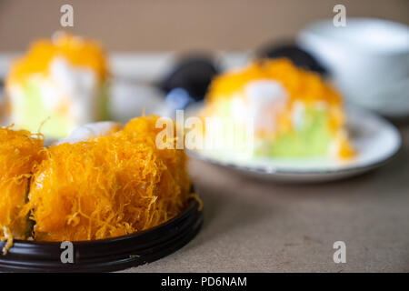 Golden Threads Lava Cake Stock Photos and Pictures - 39 Images |  Shutterstock
