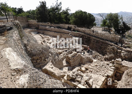 Jerusalem, Israel. 8th August, 2018. Under the patronage of DEI, German Protestant Institute of Archaeology, excavations are underway on Mt. Zion in the area of the Anglican Prussian Protestant Cemetery Credit: Nir Alon/Alamy Live News Stock Photo