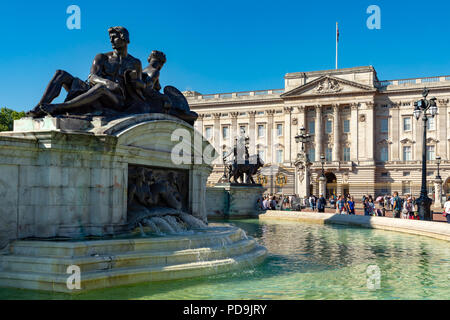 London England August 05, 2018 The Victoria Memorial, outside Buckingham Palace, the London residence of Her Majesty Queen Elizabeth 2nd Stock Photo