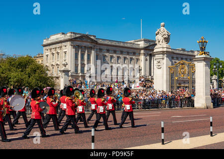 London England August 05, 2018 The Band of the Coldstream Guards arrives at Buckingham Palace for the changing the guard ceremony Stock Photo