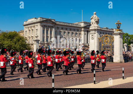 London England August 05, 2018 The Band of the Coldstream Guards arrives at Buckingham Palace for the changing the guard ceremony Stock Photo