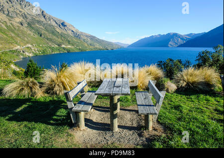 picnic table Queenstown New Zealand Stock Photo - Alamy