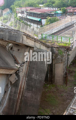 Broken part of the Shigang (Shih-Kang) Dam left in situ and open to public in memory of the devastating 921 Earthquake, Shigang, Taichung, Taiwan Stock Photo