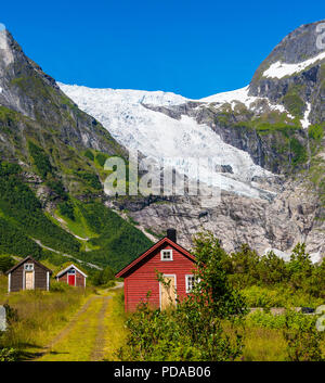 Bøyumbreen, a glacier in Western Norway. Bøyumbreen, or Bøyabreen, is an arm of Norway´s largest glacier, Jostedalsbreen in Sogn og Fjordane. Stock Photo