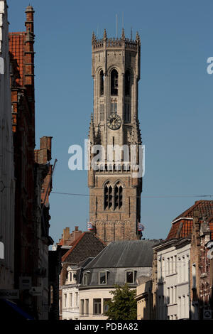 Het belfort van Brugge, of de Halletoren, Belfort vanaf Wollestraat ...