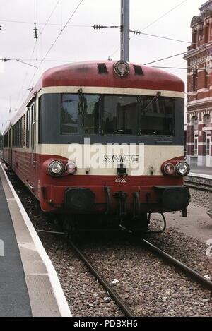 AJAXNETPHOTO. CAMBRAI, FRANCE - RAILWAYS - MICHELIN SUBURBAN TWO CAR LOCAL TRAIN WAITING AT STATION. PHOTO:JONATHAN EASTLAND/AJAX REF:960391 Stock Photo