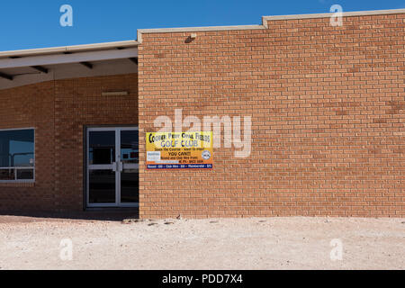 Australia, South Australia, Coober Pedy. Opal Fields Golf Club, 18 hole completely grassless golf course with reciprocal rights with Scotland's St. An Stock Photo