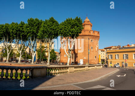 The city gate 'Le Castillet', entrance of the old town of Perpignan, Pyrénées-Orientales, Occitanie, France Stock Photo