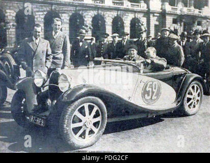 165 Jacques Dupuy, vainqueur du Critérium Paris-Nice 1933, sur Bugatti Type 55 2.3L. cabriolet SuperSport Stock Photo