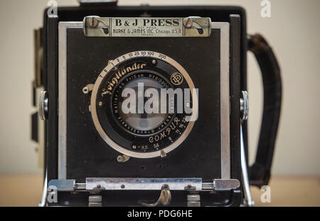 A Burke & James 4X5 large format press camera with a  Voigtlander Braunschweig Heliar 15cm f/4.5 lens in a rim set Voigtlander shutter. . (Â© Richard B. Levine) Stock Photo