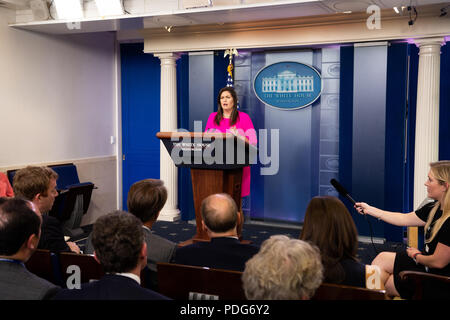 Press briefing by White House Press Secretary Sarah Sanders (aka Sarah Huckabee Sanders) in the White House Press Briefing Room in the White House in  Stock Photo