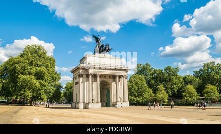 Wellington Arch aka Constitution Arch aka Green Park Arch, a triumphal arch in Hyde Park Corner, London. Stock Photo