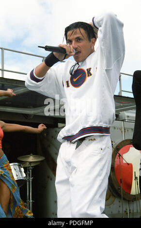 Peter Andre BBC Radio 1 One Roadshow Blackpool lights switch on 1 September 1996 Stock Photo