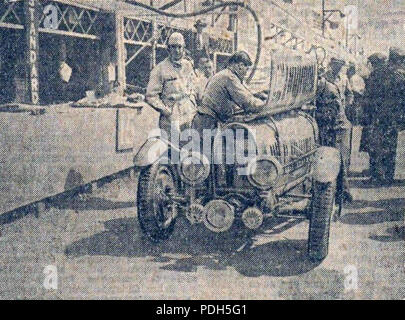 24 Heures Du Mans 1932 Jean Sabipa Et Odette Siko Stock Photo Alamy 24-heures-du-mans-1932-jean-sabipa-et-odette-siko-stock-photo-alamy