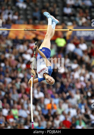 Great Britain's Holly Bradshaw competes in the Women's Pole Vault Final during day three of the 2018 European Athletics Championships at the Olympic Stadium, Berlin. Stock Photo