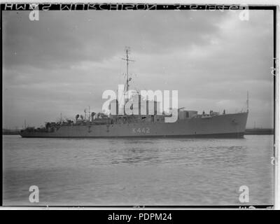 58 HMAS Murchison by Allan Green SLV H91.250 1067 Stock Photo