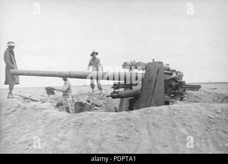 8 88 mm Flak 36 near El Aqqaqir 1942 Stock Photo