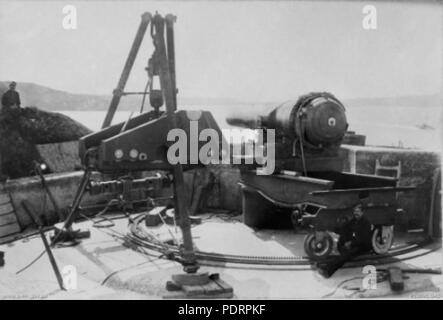 126 RML 10 inch gun being dismantled Middle Head 1893 AWM P00991.041 Stock Photo