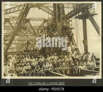 255 StateLibQld 1 242041 Story Bridge crew on the last day of construction, ca. 1939 Stock Photo