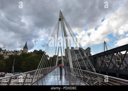 Westminster, London, UK. 10th August 2018. A weather front crosses over central London. Credit: Matthew Chattle/Alamy Live News Stock Photo
