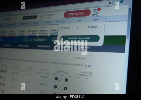 JACAREÍ, SP - 10.08.2018: CAIXA LANÇA SITE PARA APOSTAS ONLINE - Caixa  Econômica Federal launched, this Friday (10), the Online Lottery. The site  meets an old promise of the institution: to allow