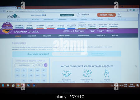 JACAREÍ, SP - 10.08.2018: CAIXA LANÇA SITE PARA APOSTAS ONLINE - Caixa  Econômica Federal launched, this Friday (10), the Online Lottery. The site  meets an old promise of the institution: to allow