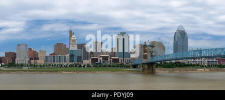 Cincinnati skyline, the Ohio River and the John A. Roebling Suspension Bridge from Covington, Kentucky Stock Photo