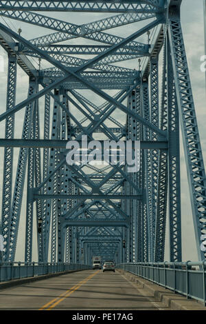 The Clover H Cary bridge aka the Owensboro Blue Bridge on the Ohio river connects Owensboro KY with Indiana Stock Photo