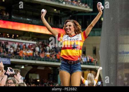 Houston, Texas, USA. 29th July, 2018. Houston Astros Shooting Stars wave to  fans prior to the Major League Baseball game between the Texas Rangers and  the Houston Astros at Minute Maid Park