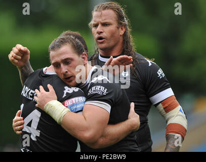 Shay Stadium, Halifax, UK. 12th August 2018. Rugby League Super 8's The Qualifiers Rugby League between Halifax and Toronto Wolfpack; Toronto try Scorers Andrew Ackers and Andrew Dixon embrace after Dixon's late try.   Dean Williams Credit: Dean Williams/Alamy Live News Stock Photo