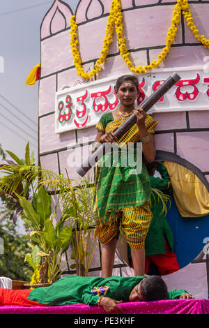 ಕೋಟೆ ನಾಡು ವೀರ ವನಿತೆ ಒನಕೆ ಓಬವ್ವ ಜಯಂತಿಯ ಪ್ರಯುಕ್ತ ನಮ್ಮ ಶಾಲೆಯ ಪುಟ್ಟ  ವಿದ್ಯಾರ್ಥಿನಿ ಹಂಸಿಕ ಅವರಿಂದ ಛದ್ಮವೇಷ 🥰 Onake Obavva Jayanthi ⚔️ 11.11.2021 |  By Cambridge ...