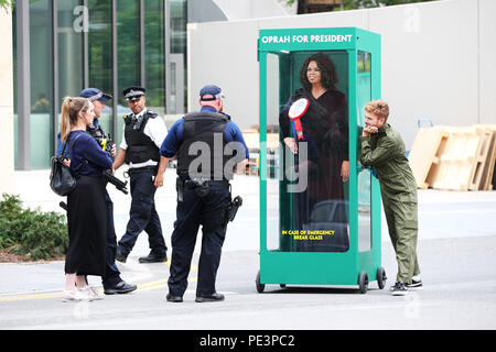 Oprah Winfrey figure of hope emerges as Trump lands in London. A hyper realistic figure of the outspoken American talk show host was seen outside the US Embassy this morning, as Paddy Power slashed the odds on Oprah becoming president to 20/1, and the campaign for her to run in 2020 ramps up.  Featuring: Atmosphere Where: London, United Kingdom When: 12 Jul 2018 Credit: Joe Pepler/PinPep/WENN.com Stock Photo