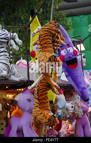 large stuffed animals carnival prizes