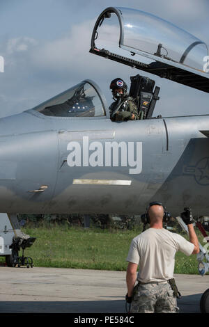 An F-15C Eagle pilot from the 123rd Expeditionary Fighter Squadron ...