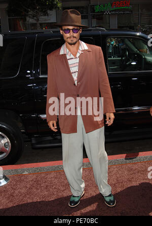Johnny Depp arriving at the Charlie And The Chocolat Factory Premiere at the Chinese Theatre In Los Angeles. Jyly 10, 2005. DeppJohnny019 Red Carpet Event, Vertical, USA, Film Industry, Celebrities,  Photography, Bestof, Arts Culture and Entertainment, Topix Celebrities fashion /  Vertical, Best of, Event in Hollywood Life - California,  Red Carpet and backstage, USA, Film Industry, Celebrities,  movie celebrities, TV celebrities, Music celebrities, Photography, Bestof, Arts Culture and Entertainment,  Topix, vertical, one person,, from the year , 2005, inquiry tsuni@Gamma-USA.com Fashion - Fu Stock Photo
